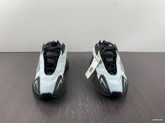 Blue MNVN GZ0711 Adidas Tint Yeezy Boost 700 0503